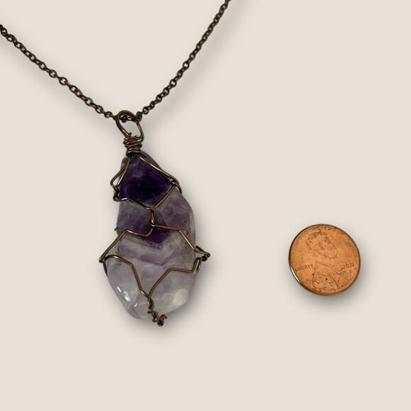 Large amethyst stone pendant, copper wire wrapped - Picture 4 of 7